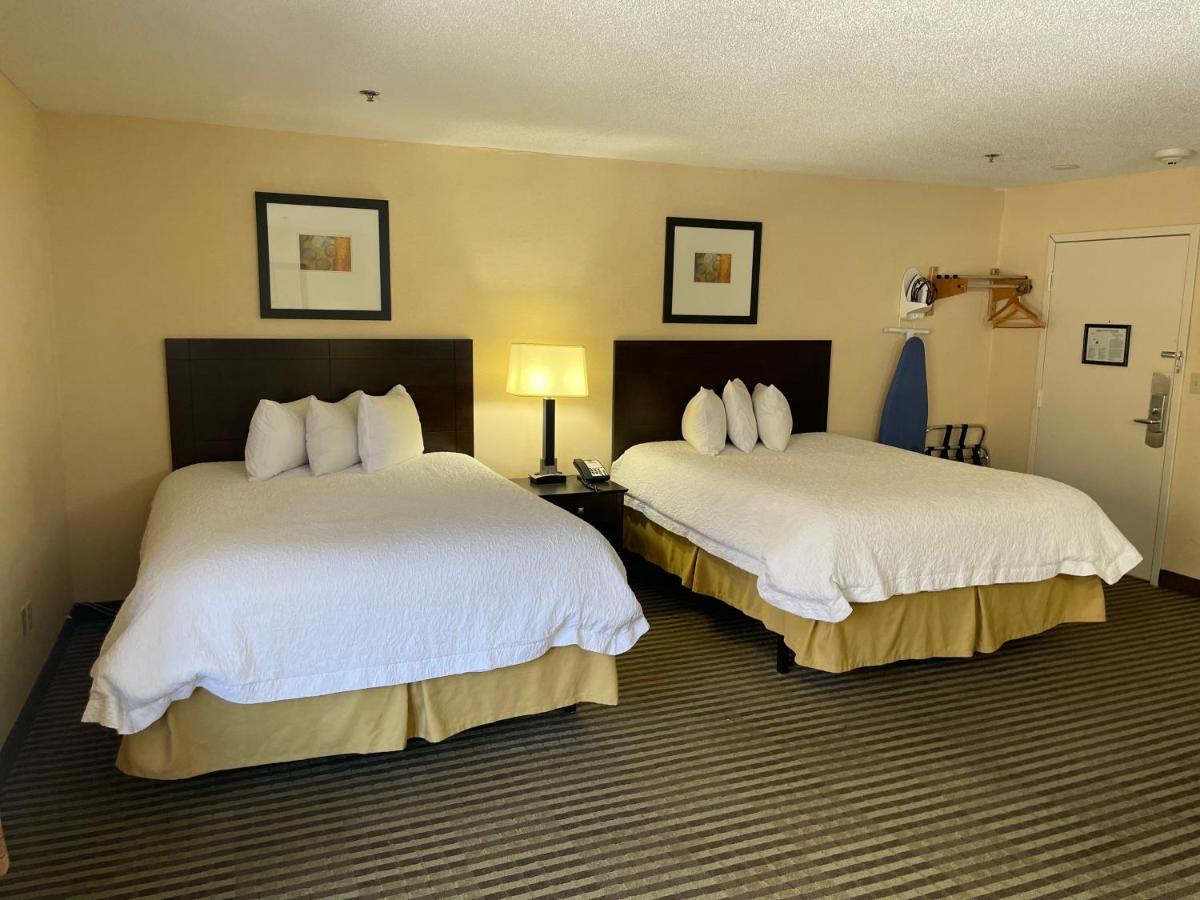 Whitney Inn & Suites Hamden Eksteriør billede