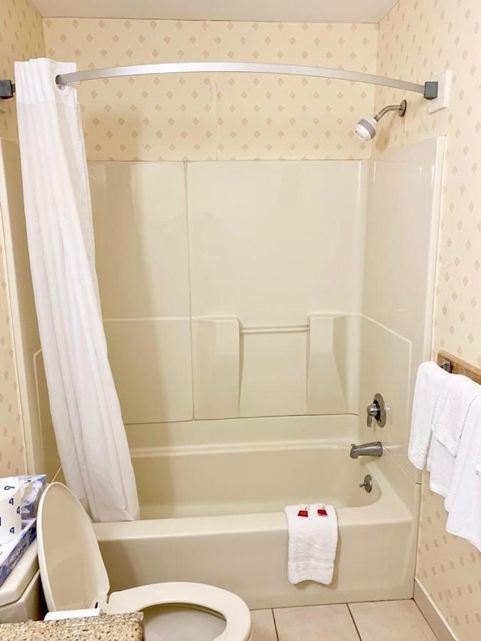Whitney Inn & Suites Hamden Eksteriør billede