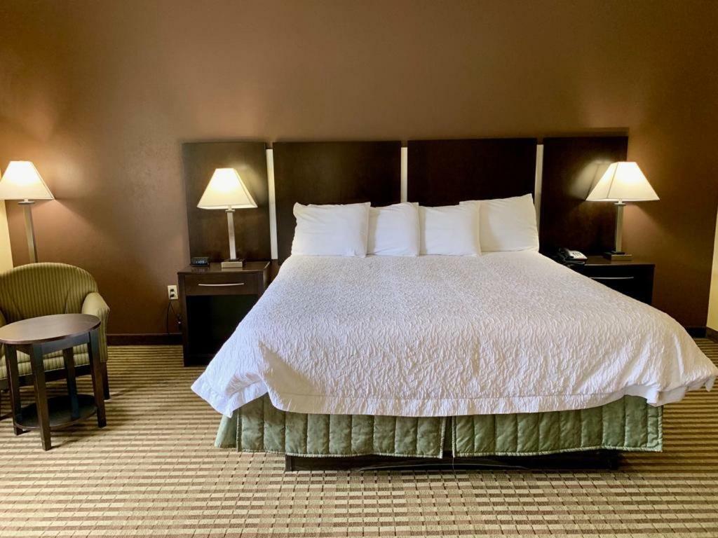 Whitney Inn & Suites Hamden Eksteriør billede
